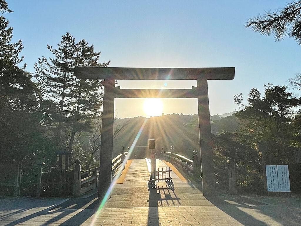 12月22日（月） 伊勢神宮 伊勢冬至　宇治橋から望む日の出
