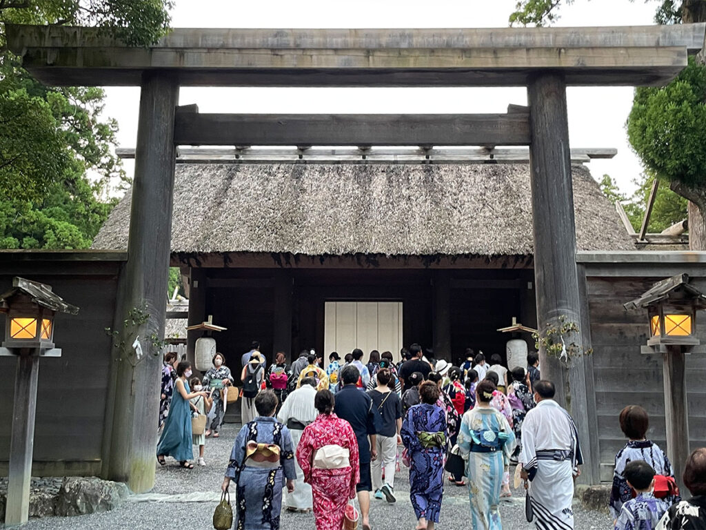 8月1日（金） 伊勢／外宮さんゆかたで千人お参り